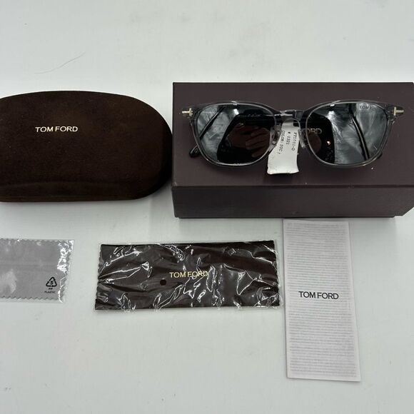 Unisex Tom Ford sunglasses TF1040D 20 C 52818140–2 made in Italy smoke/black - Picture 3 of 11